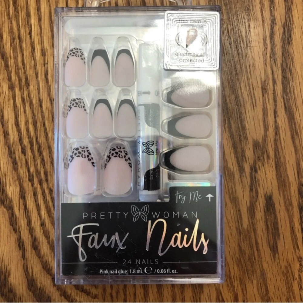 pretty woman stunning nail